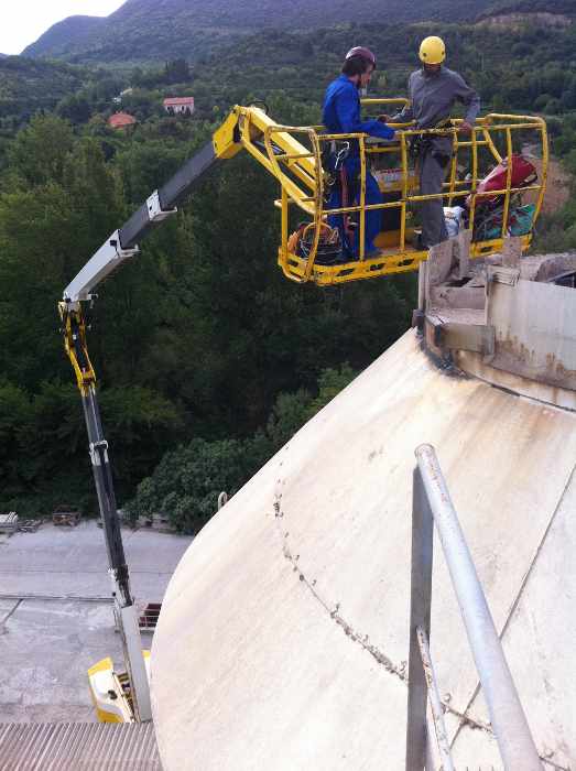 Mise en place d'ancrages sur silo  la nacelle