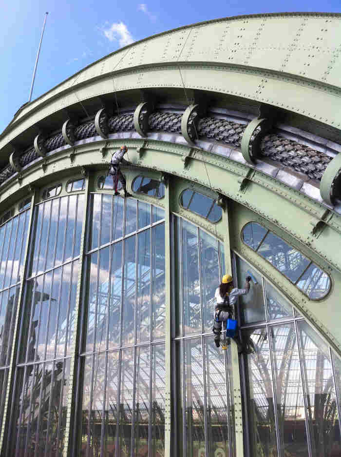 Nettoyage en hauteur de la verrire du Grand Palais 