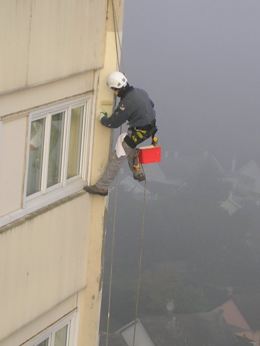 Reprise de peinture en hauteur sur cordes